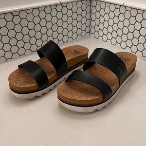 🌴 Like new Reef sandals 🌴